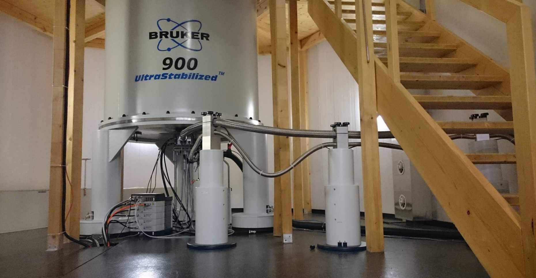Enlarged view: Link to and image of the Biomolecular NMR Spectroscopy Platform (BNSP)